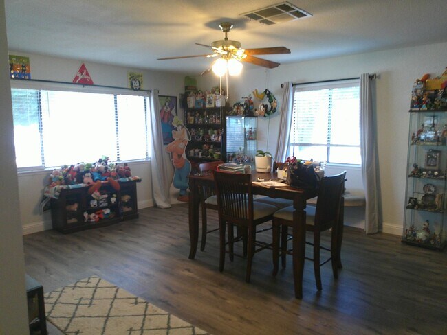 Building Photo - Must see in North Vacaville