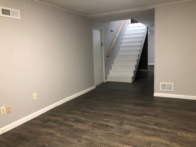 Building Photo - 3 Bedroom 2.5 Bath Home in the country!