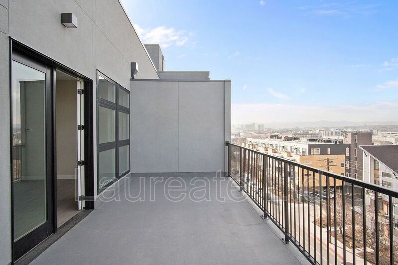 Building Photo - 3198 Blake St