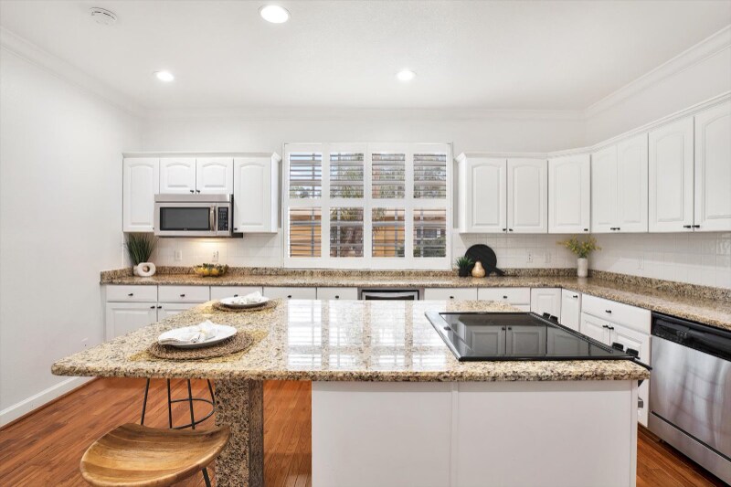 Building Photo - 3006 W Julia St