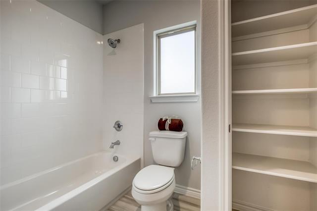 Building Photo - 332 Cowling Dr
