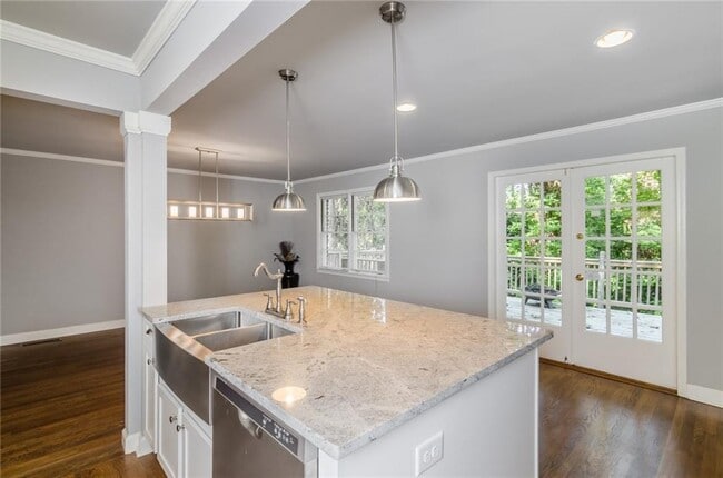 Building Photo - 6670 Castleton Dr NW