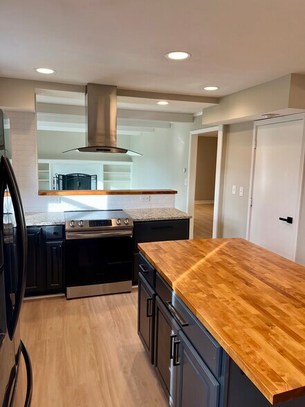 Kitchen - 3803 Brunswick Dr