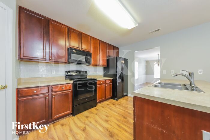 Building Photo - 828 Peachtree Meadows Cir