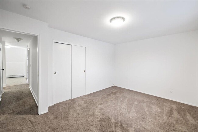 Building Photo - 22 Acorn Rd