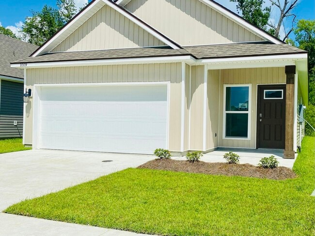 Building Photo - 1009 Renova Dr