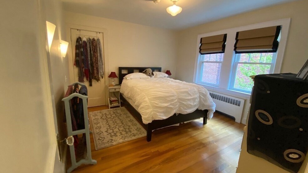 Building Photo - 297 Walnut St