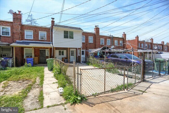 Building Photo - 1207 Anglesea St