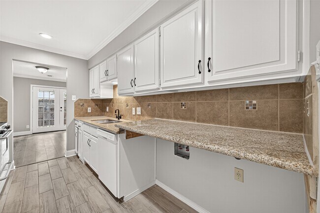 Building Photo - 14535 Misty Meadow Ln