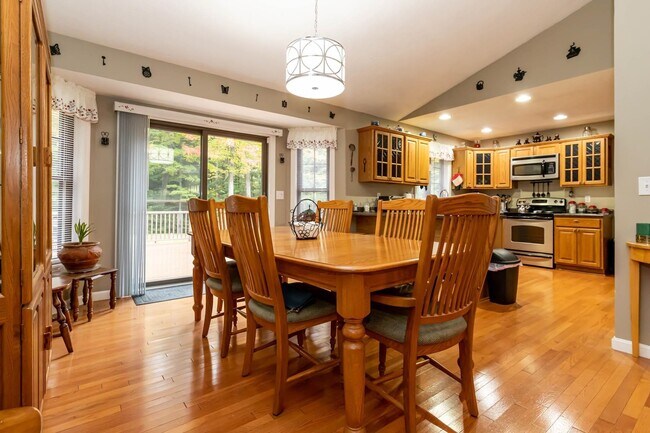 Building Photo - 24 Birchwood Rd