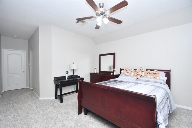 Building Photo - 6027 Opal Crest Ln