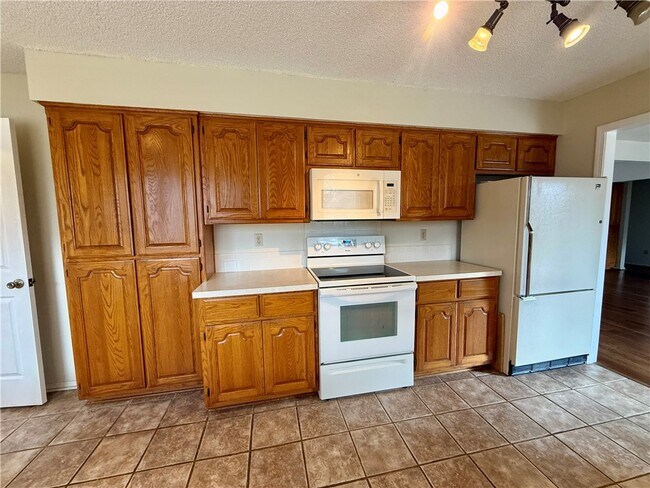 Building Photo - 9 Dunedin Dr