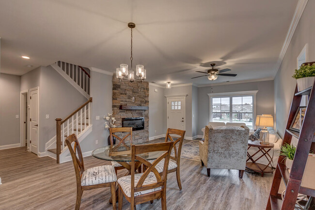 Building Photo - 124 White Pine Ct