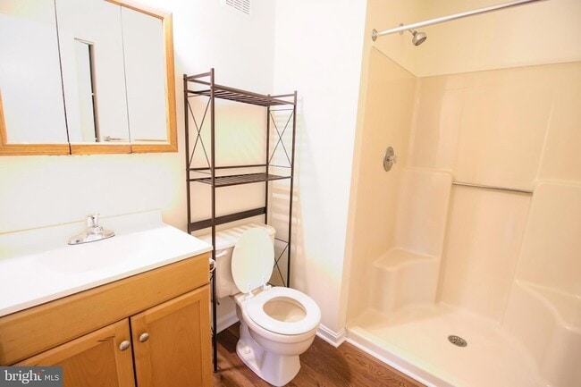 Building Photo - 102-107 Timberlake Terrace