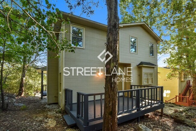 Building Photo - NOW OFFERING FIRST FULL MONTH FREE OR ONE ...
