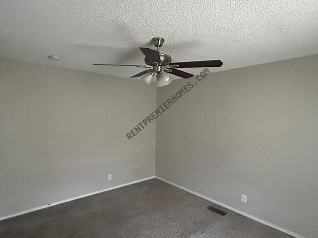 Building Photo - 3332 S 140th E Ave