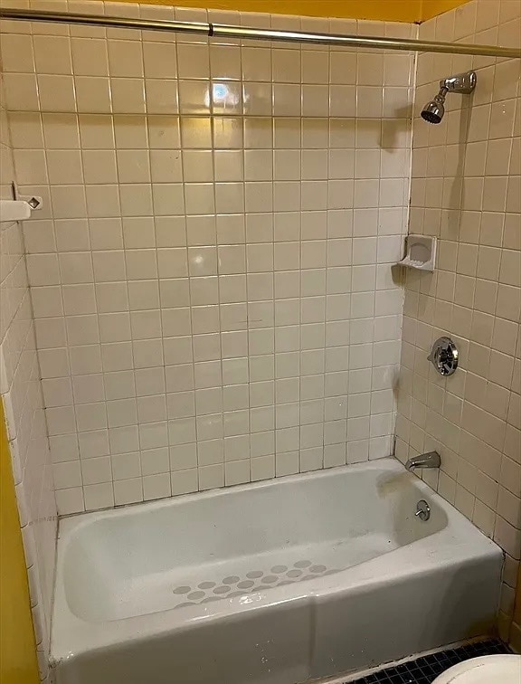 Building Photo - 231 W Newton St