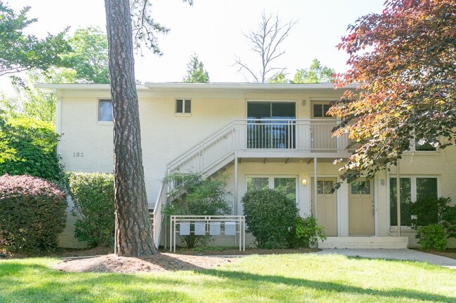 Building Photo - **Application pending 5/1/2026**Stunning Carrboro Condo available early June!