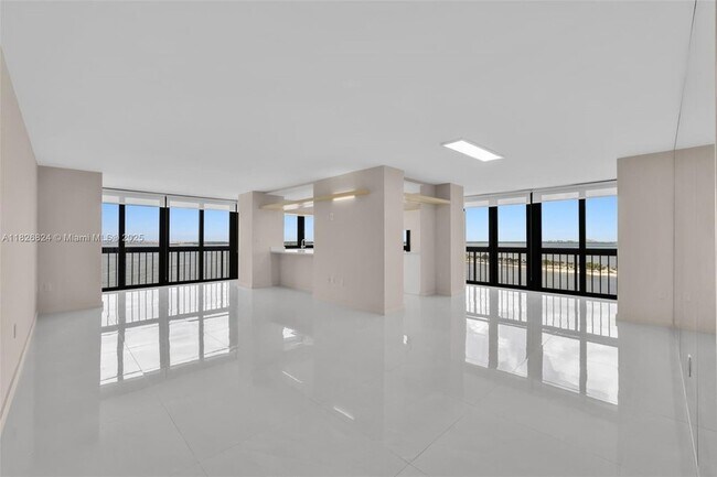Building Photo - 2333 Brickell Ave