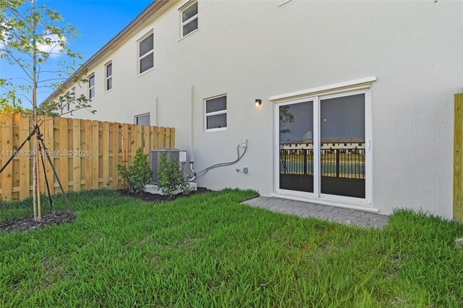 Building Photo - 2705 SE 25th Ave