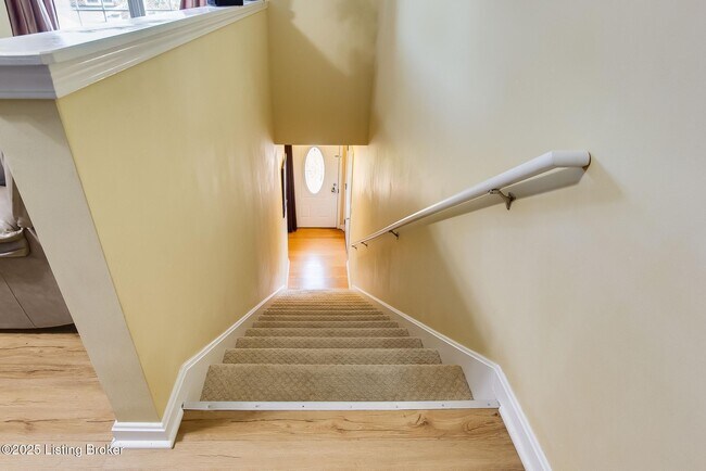 Building Photo - 203 S Dorsey Ln