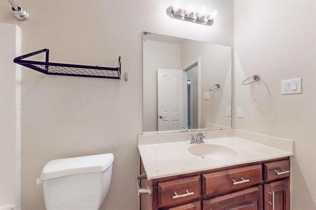 Building Photo - 3504 Hornbeam St