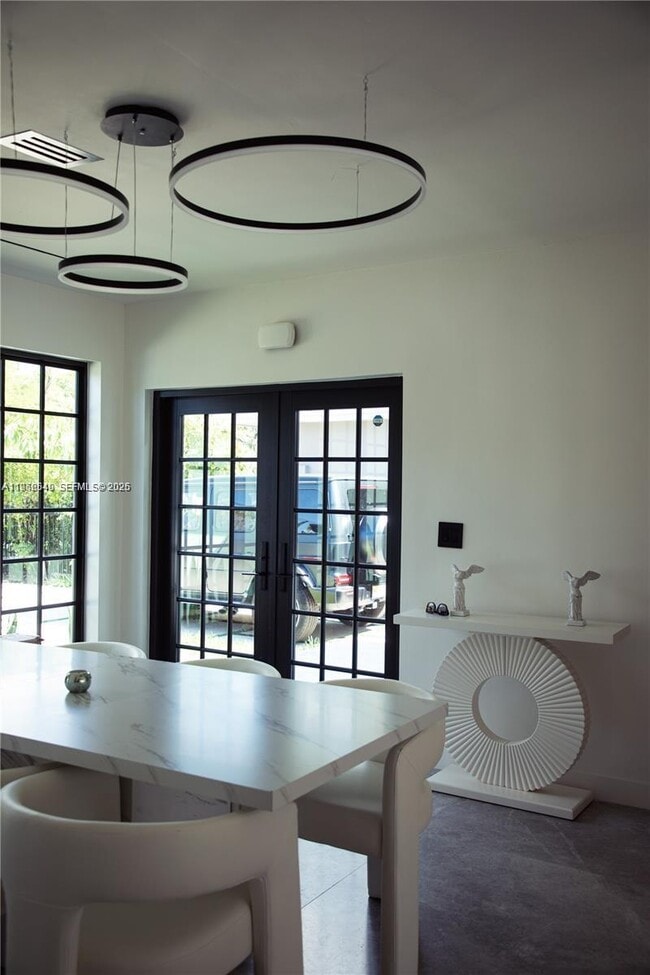 Building Photo - 7850 Hawthorne Ave