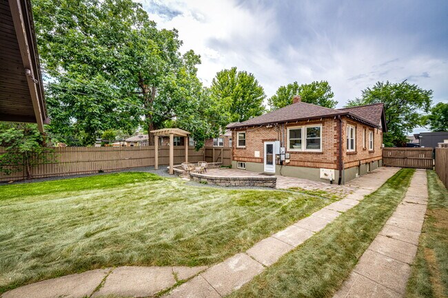 Building Photo - 3784 Quitman St