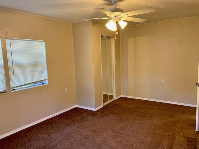 Building Photo - 2BR/1BA home available for rent on beautifully wooded lot in Vernon!