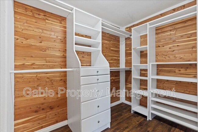 Building Photo - 24050 Joshua Dr