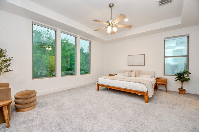 Building Photo - 4403 Greeley St
