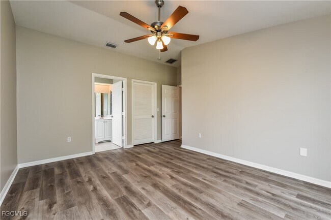 Building Photo - 3304 SW 11th Ct