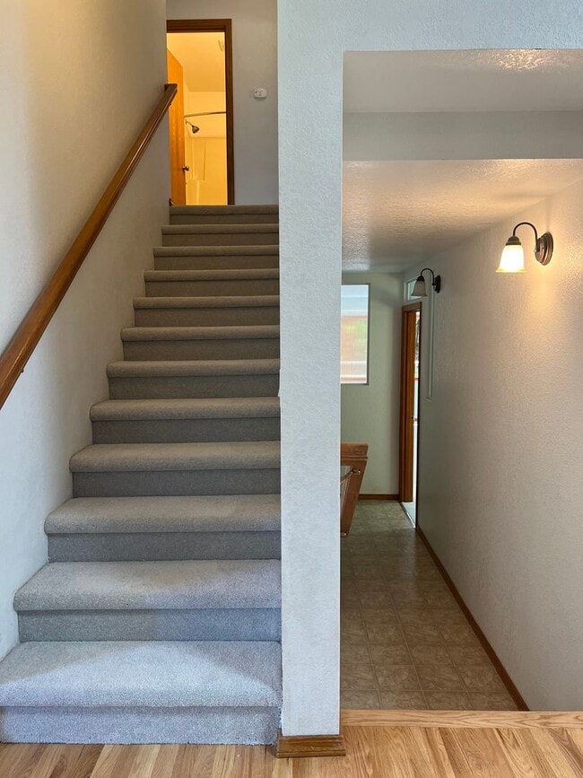 Building Photo - 3 bedroom 2.5 bathroom Home in Lake Steven...