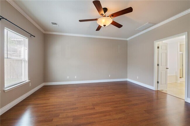 Building Photo - 3800 Vonnegut Ct