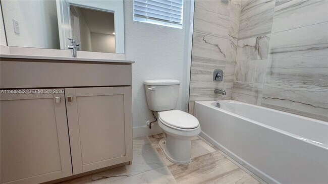 Building Photo - 230 SW 170th Ave