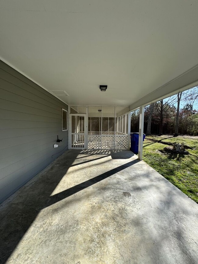 Building Photo - Updated 2/1.5 Duplex in Armuchee- $1,295