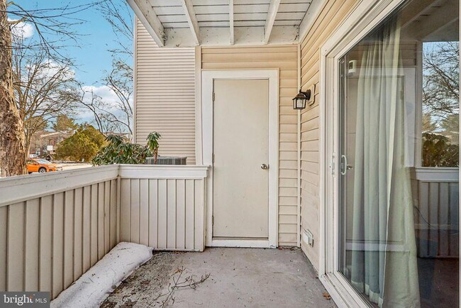 Building Photo - 18202 Chalet Dr