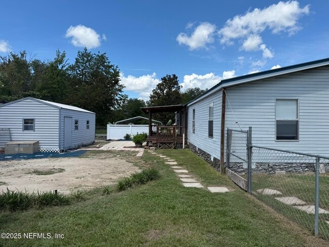 Building Photo - 822 Dawn Ave