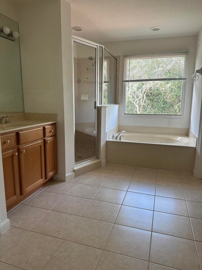 Building Photo - 8120 Bautista Way