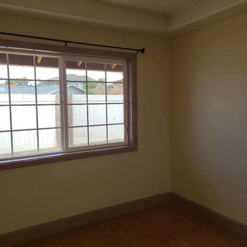 Building Photo - 547 Kaao Cir