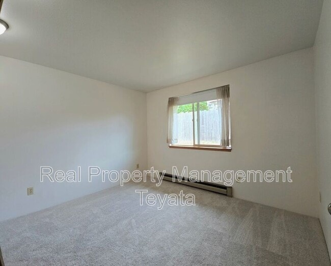 Building Photo - 1121 21st St