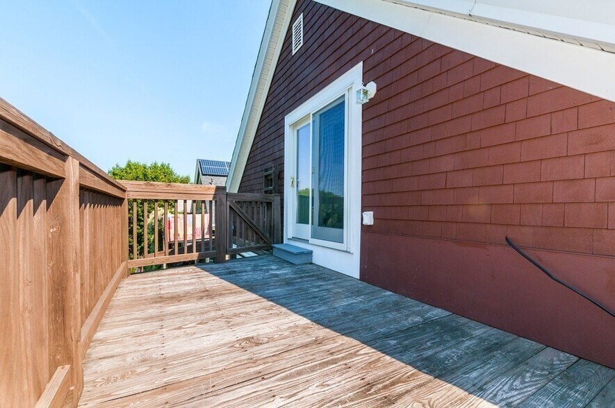 Building Photo - 76 Wenham St