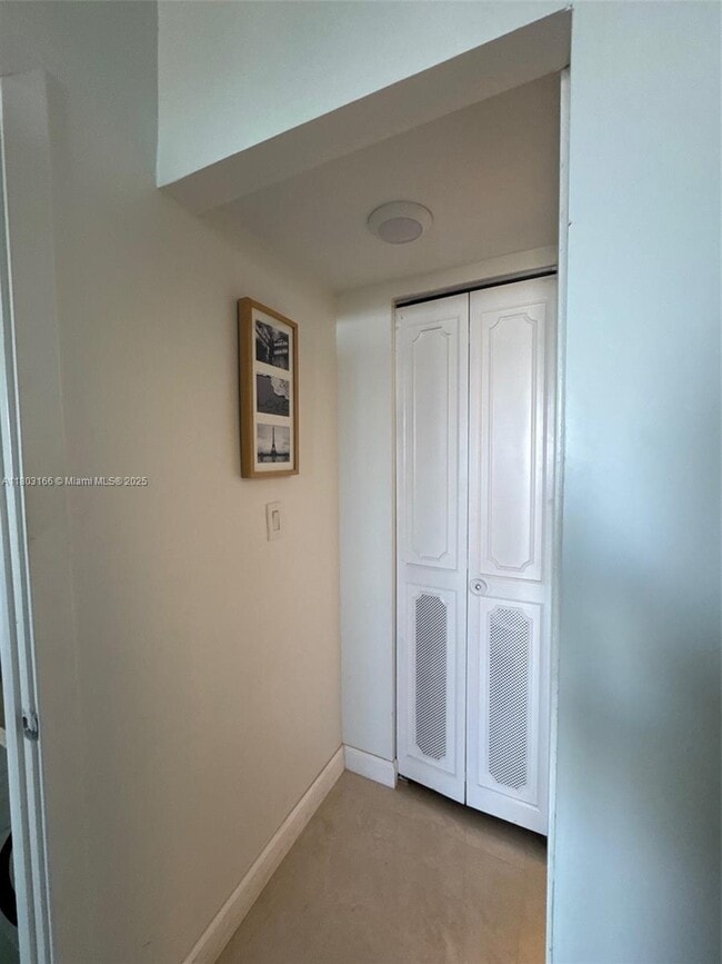 Building Photo - 3675 N Country Club Dr