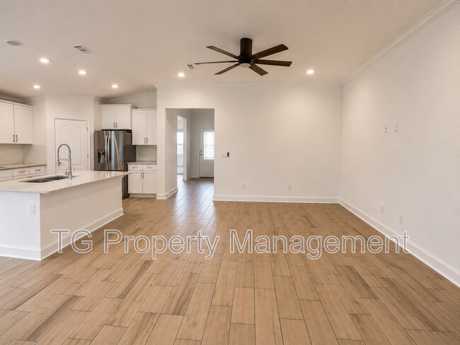 Building Photo - 248 Zancara St