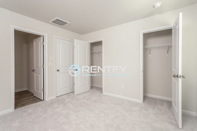 Building Photo - 1949 Autumn Mist Dr