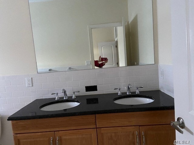 Building Photo - 1024 Broadway