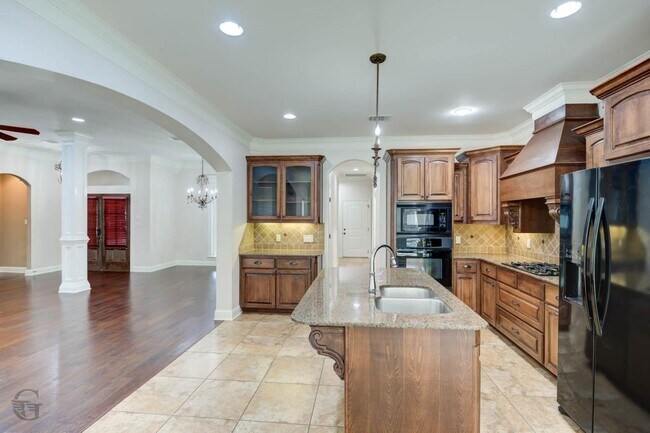 Building Photo - 520 Falling Water Cir