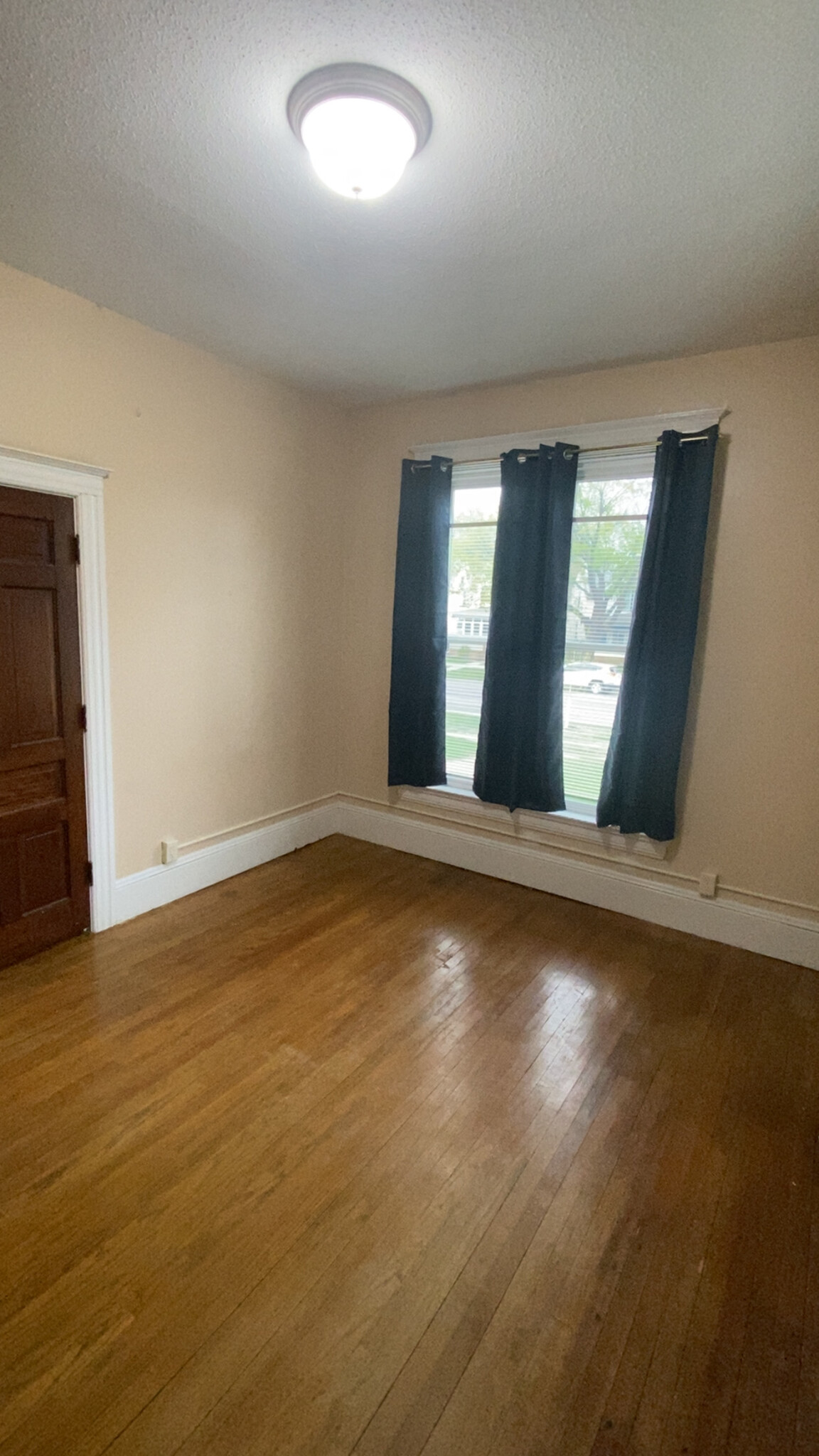 bedroom 2 - 305 E Elm St