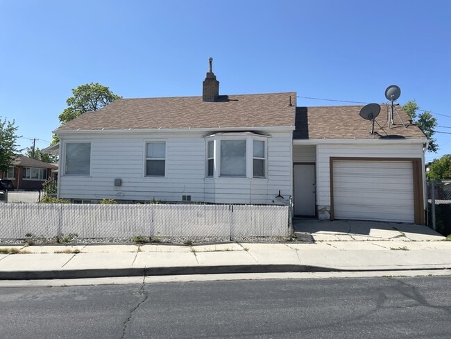 Building Photo - Murray House