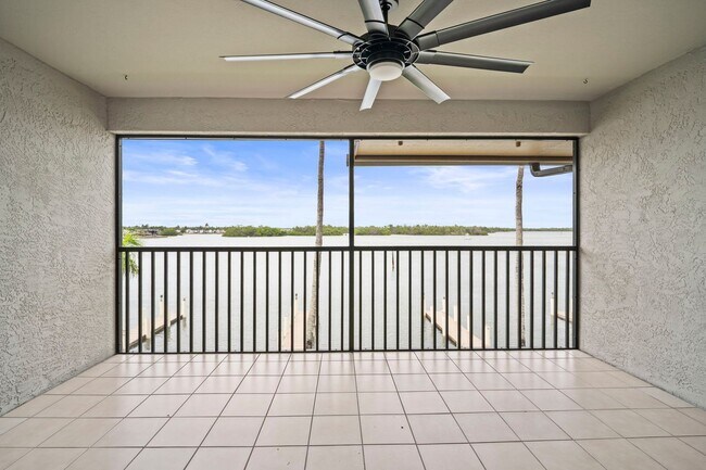 Building Photo - Stunning 2-bedroom, 2-bathroom condo with ...